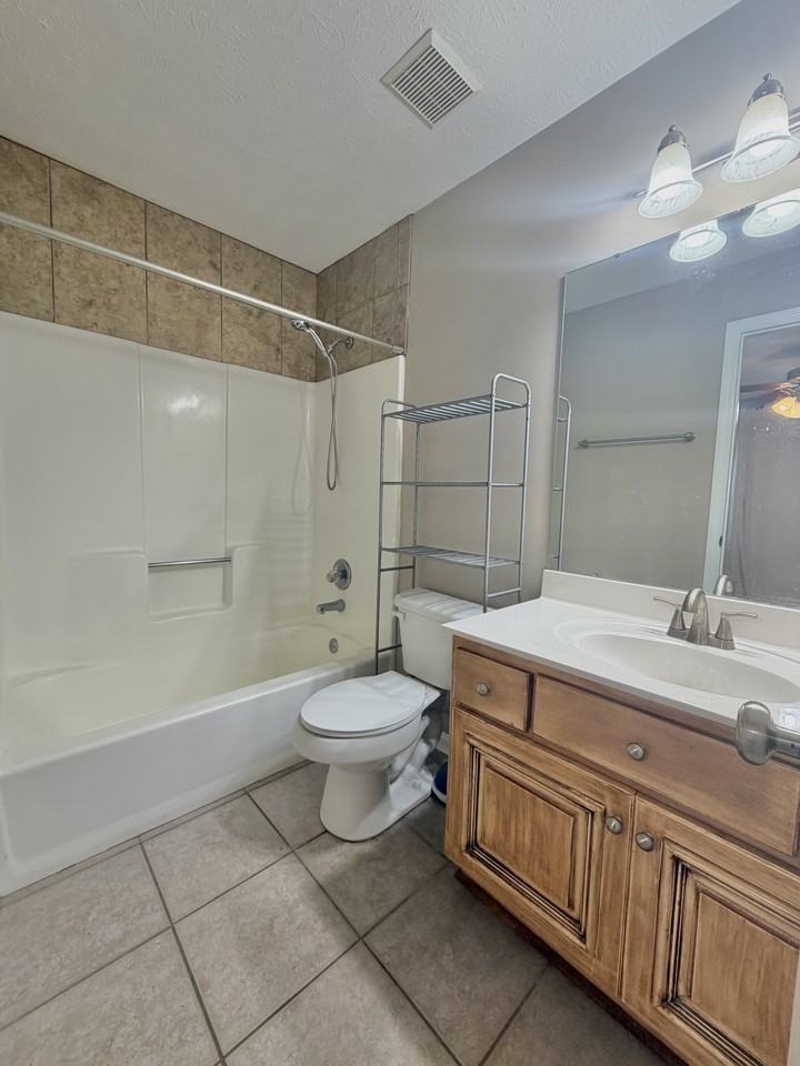 111 S Ross St #7 - Photo 6 of 9