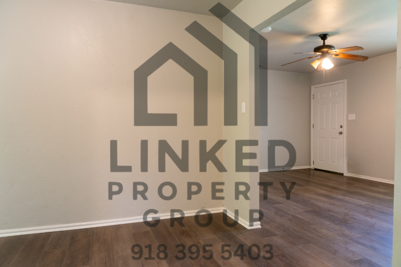 1321 Ne 39th St - Photo 3 of 17