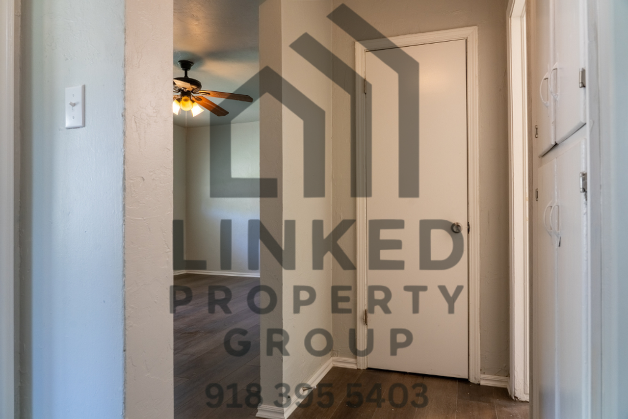 1321 Ne 39th St - Photo 2 of 17