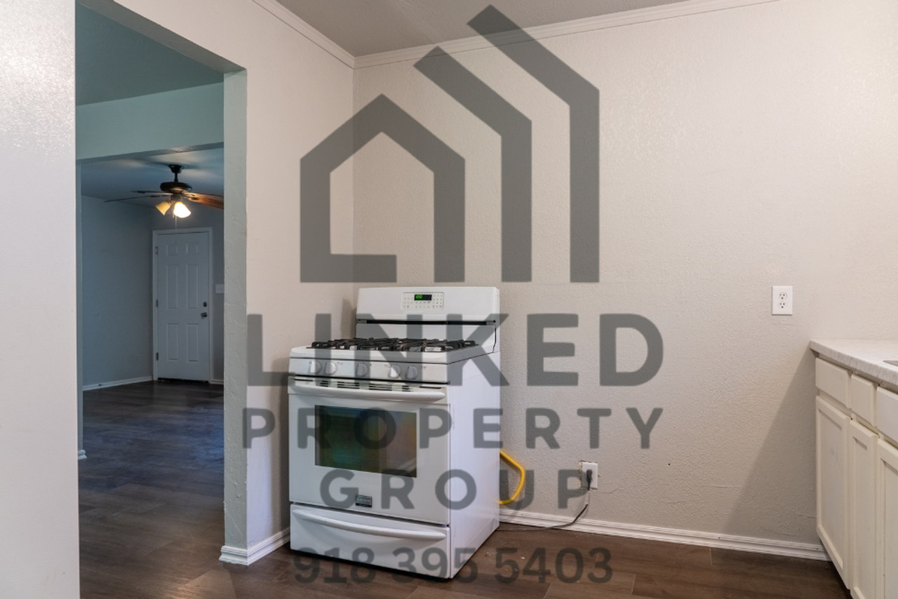 1321 Ne 39th St - Photo 7 of 17