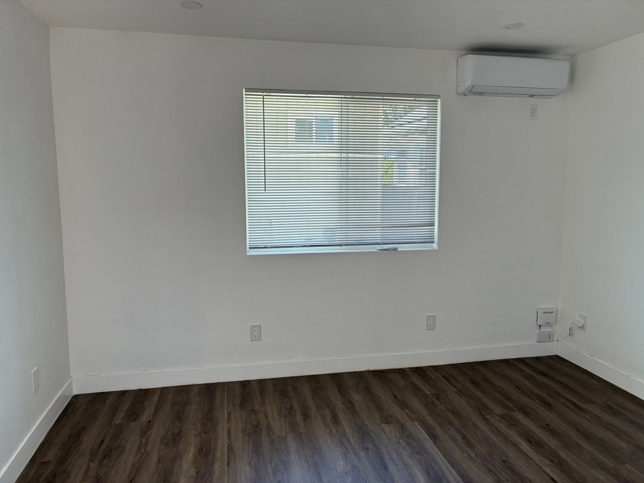 380 N 13th St #2 - Photo 3 of 8