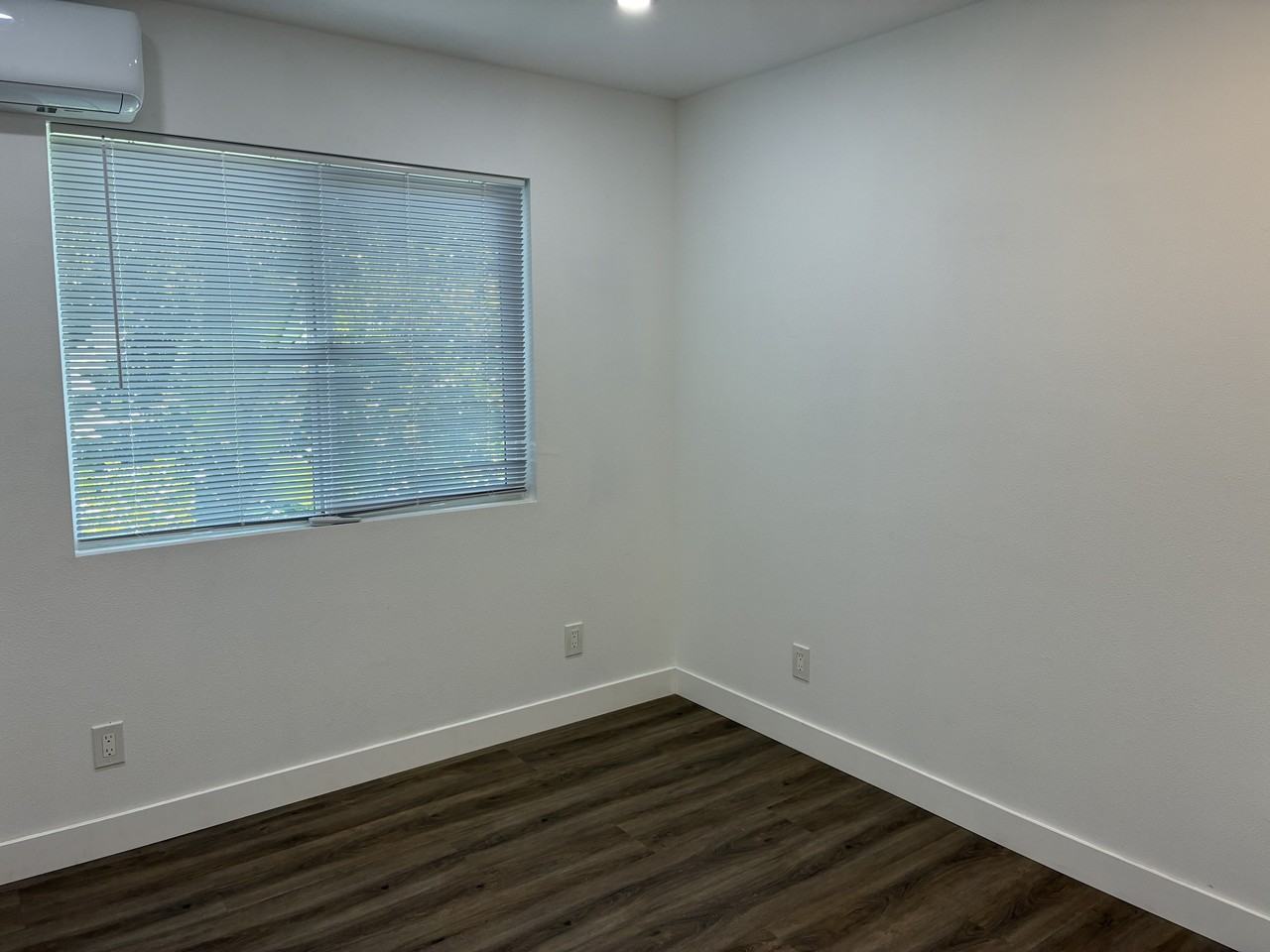 380 N 13th St #2 - Photo 4 of 8
