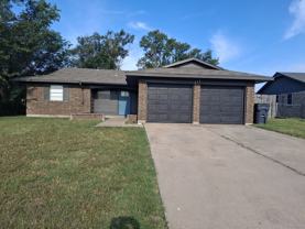111 Se Coachman Dr #1 - Photo 1 of 1