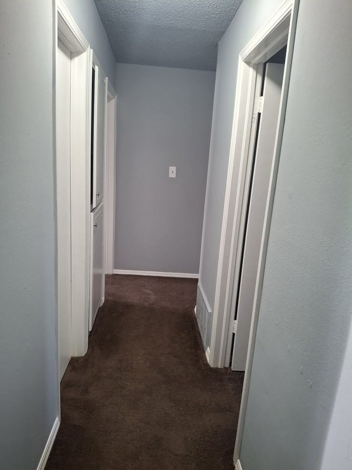 111 Se Coachman Dr #1 - Photo 5 of 16