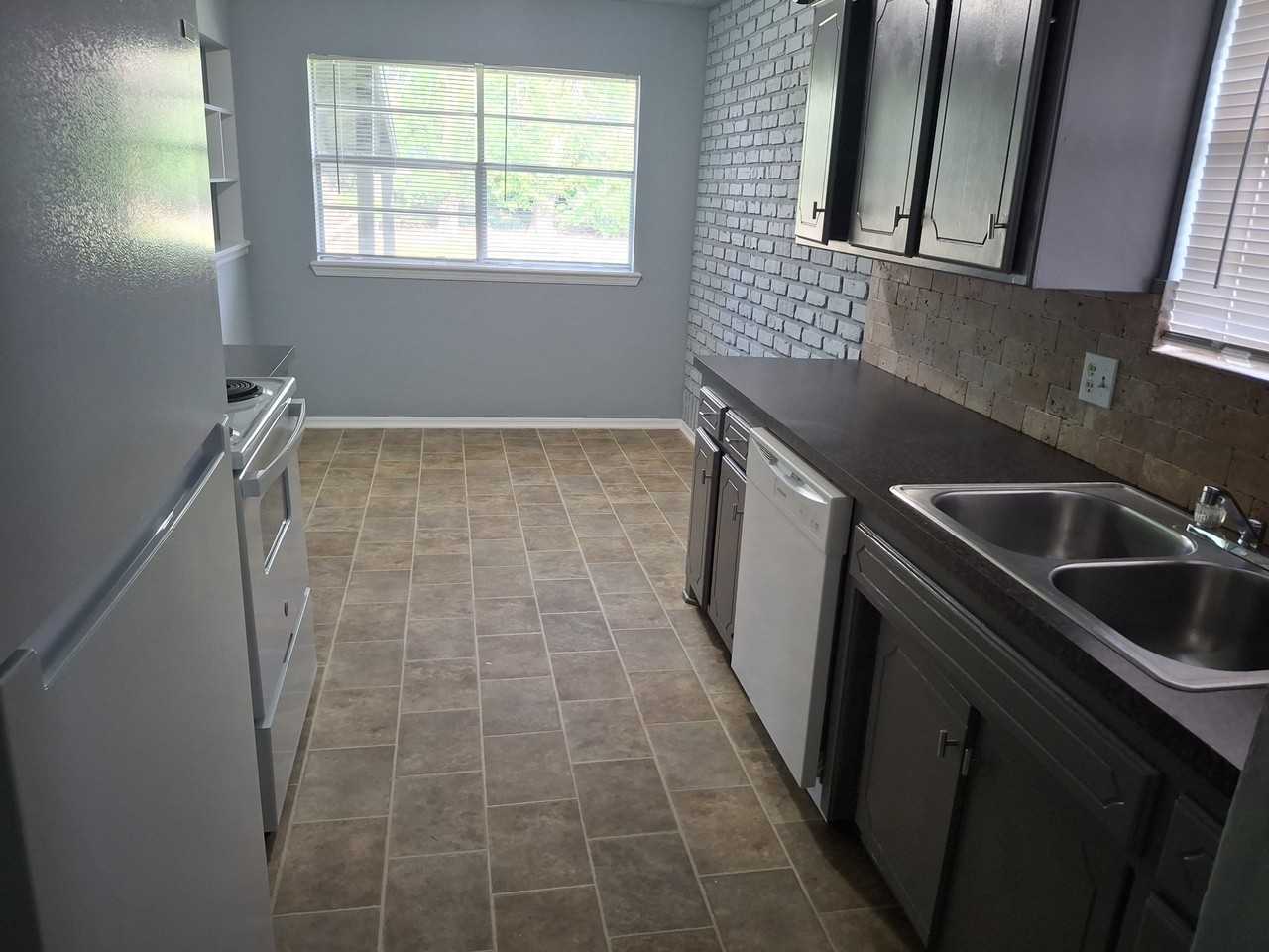 111 Se Coachman Dr #1 - Photo 7 of 16