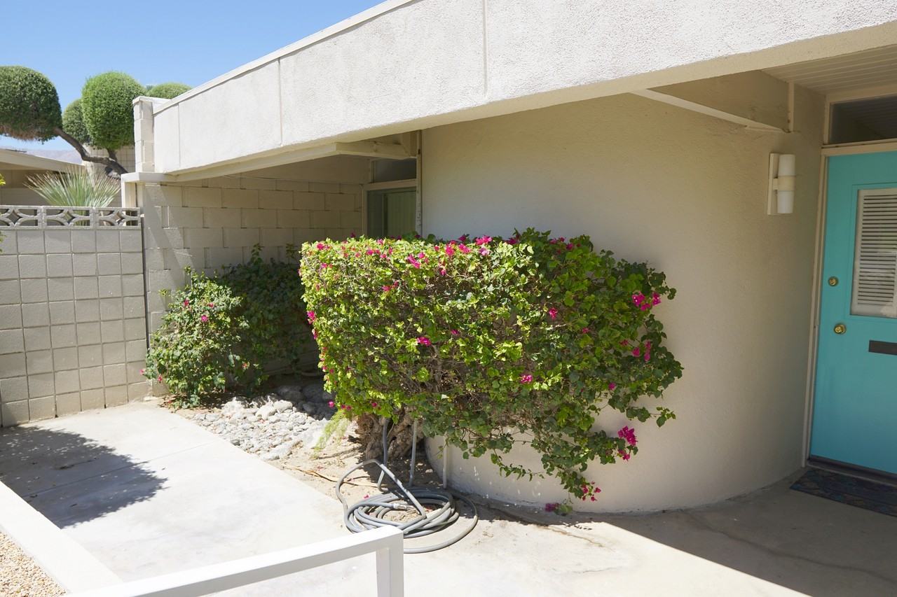 471 Sandpiper St #1 - Photo 2 of 27