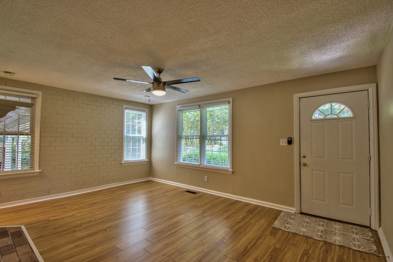 301 Cactus St #301 - Photo 4 of 11