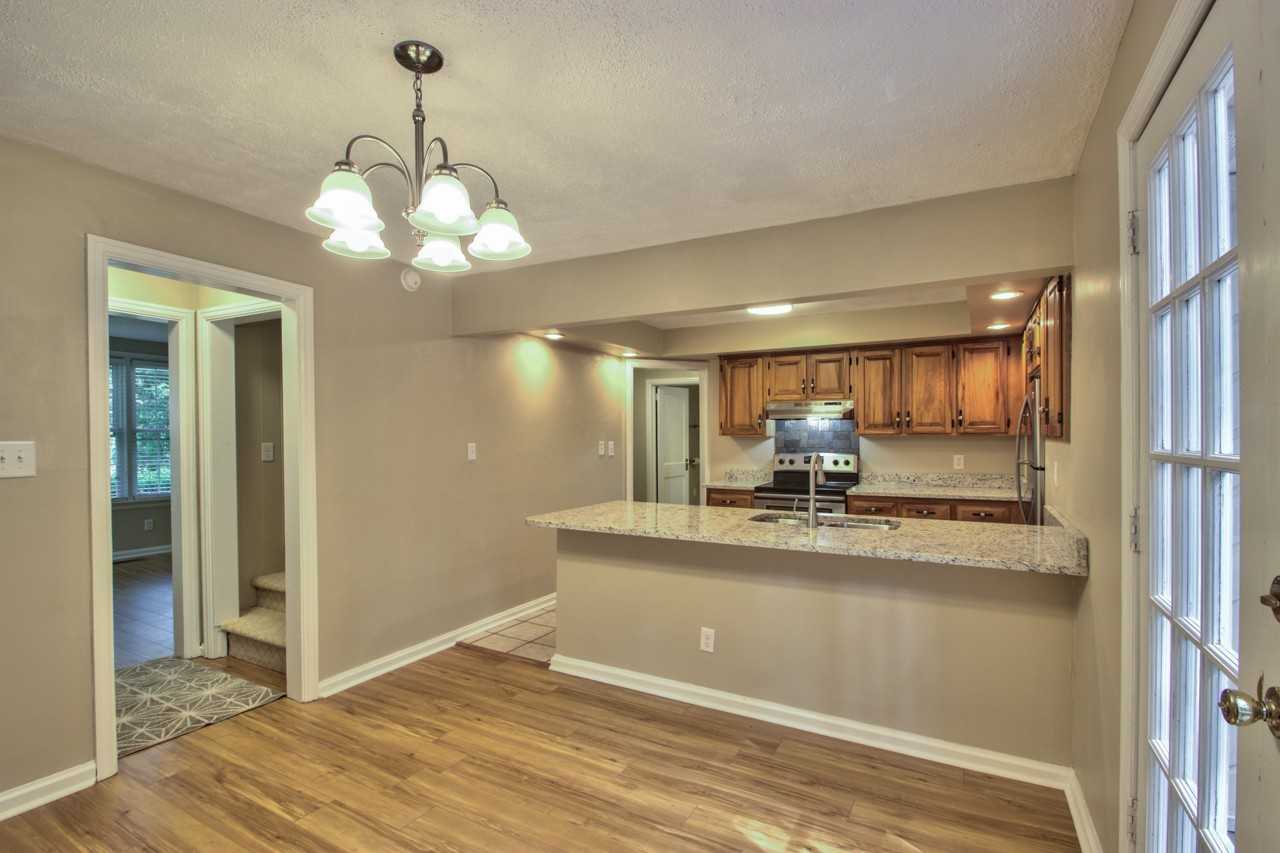 301 Cactus St #301 - Photo 6 of 11