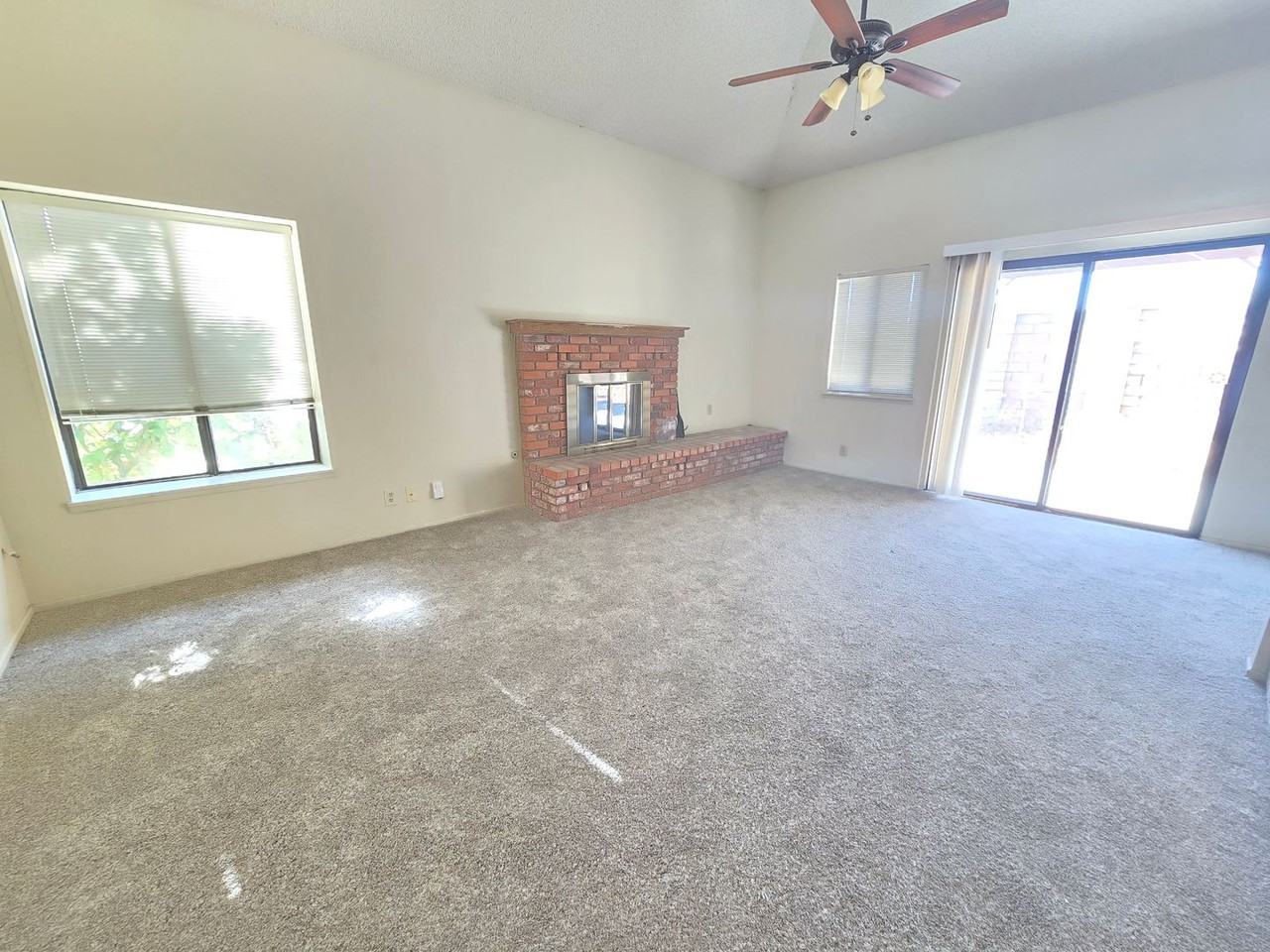 423 Tepatitlan Ct - Photo 4 of 14