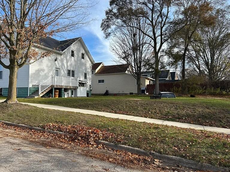 602 E Danaher St #1 - Photo 2 of 13