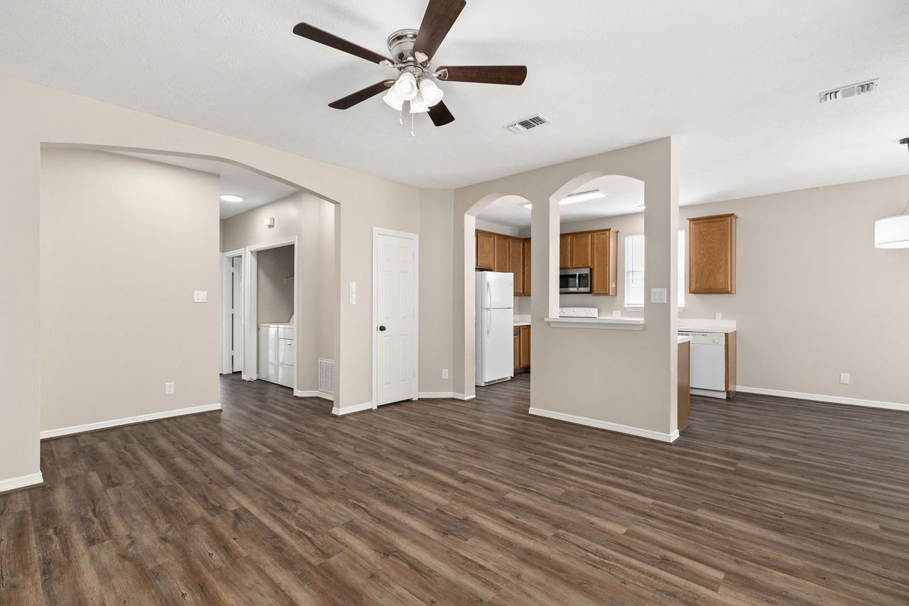 345 Stone Hill Dr #345UNIT3 - Photo 3 of 14