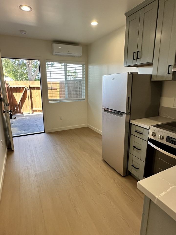 6646 Kelly St #10 - Photo 4 of 10