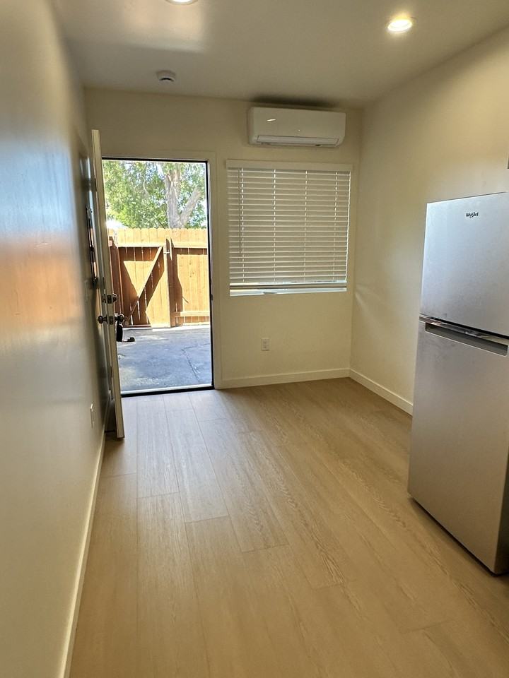 6646 Kelly St #10 - Photo 5 of 10