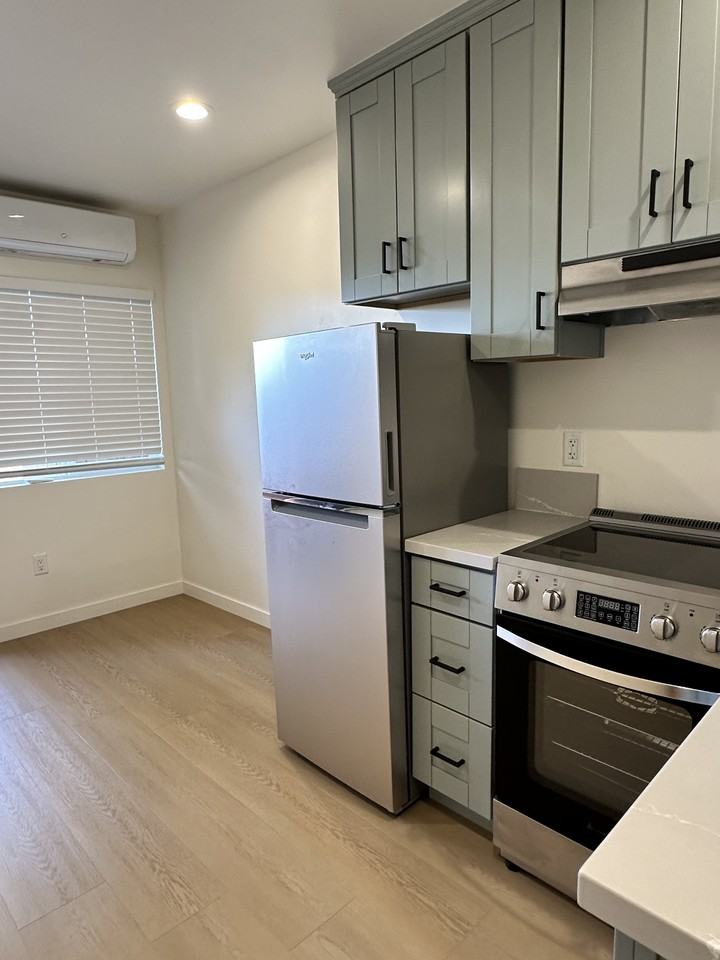 6646 Kelly St #10 - Photo 7 of 10