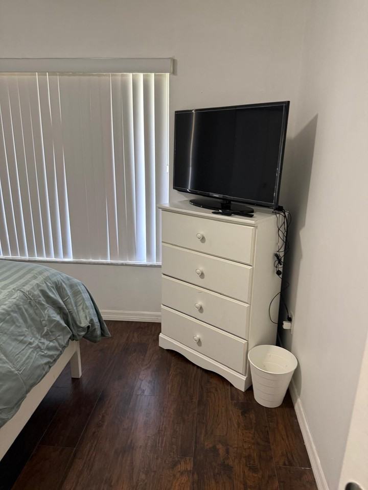 10137 Donhill Ct #1 - Photo 4 of 32