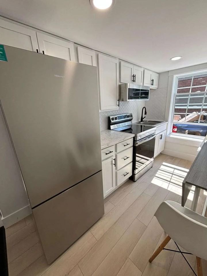 213 Prince St #7 - Photo 3 of 11