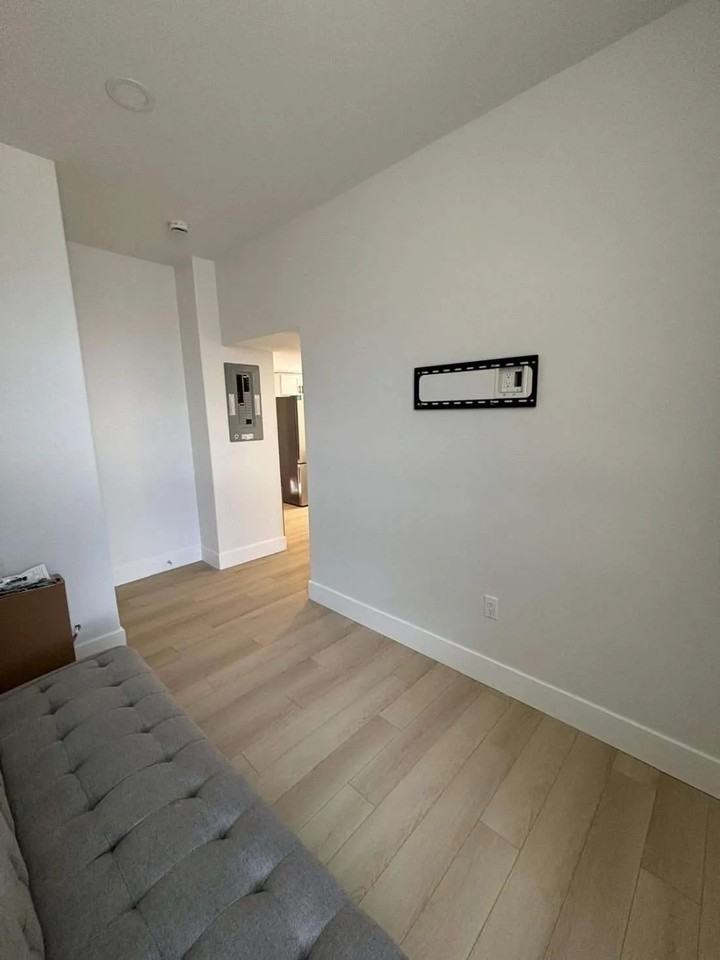 213 Prince St #7 - Photo 5 of 11