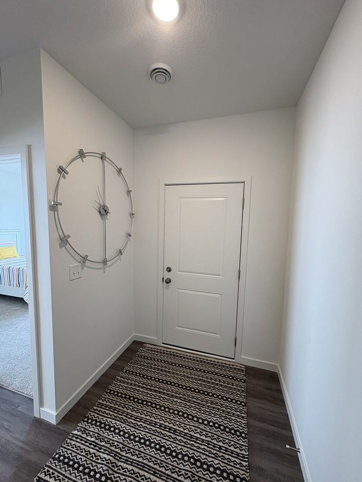 1663 39th St S - Photo 2 of 9