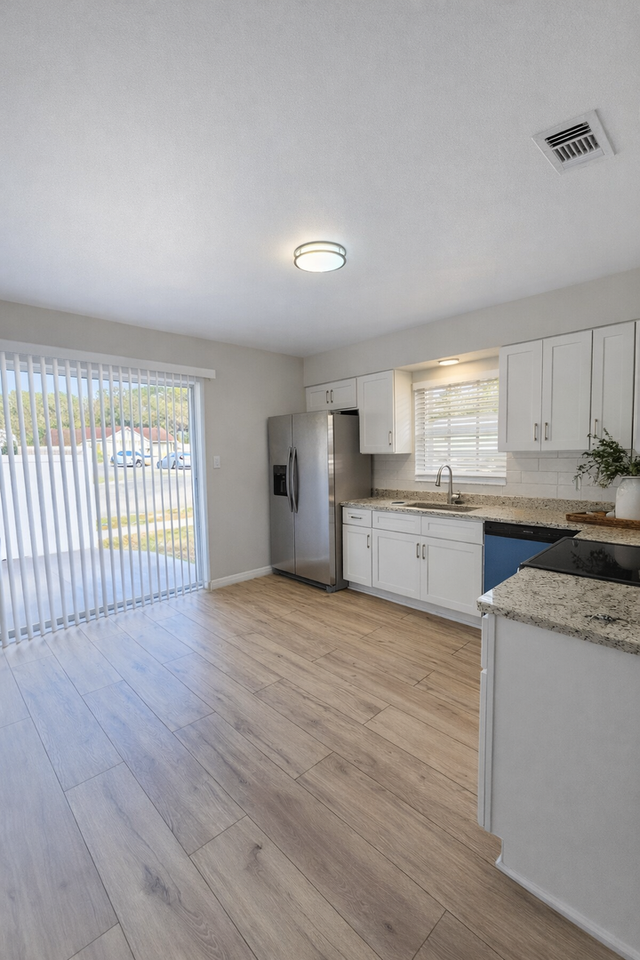 1097 Laurel Oaks Ct - Photo 4 of 15