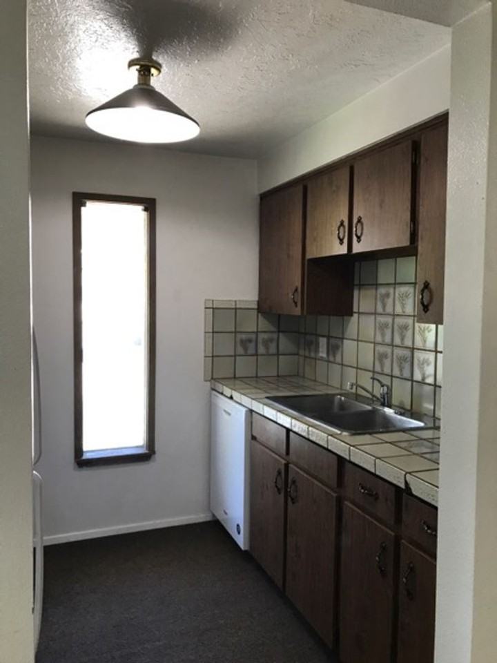 760 Washington St N #4 - Photo 6 of 7
