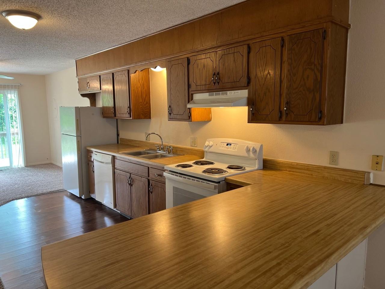 3361 S Clifton Ave Apt A - Photo 3 of 12