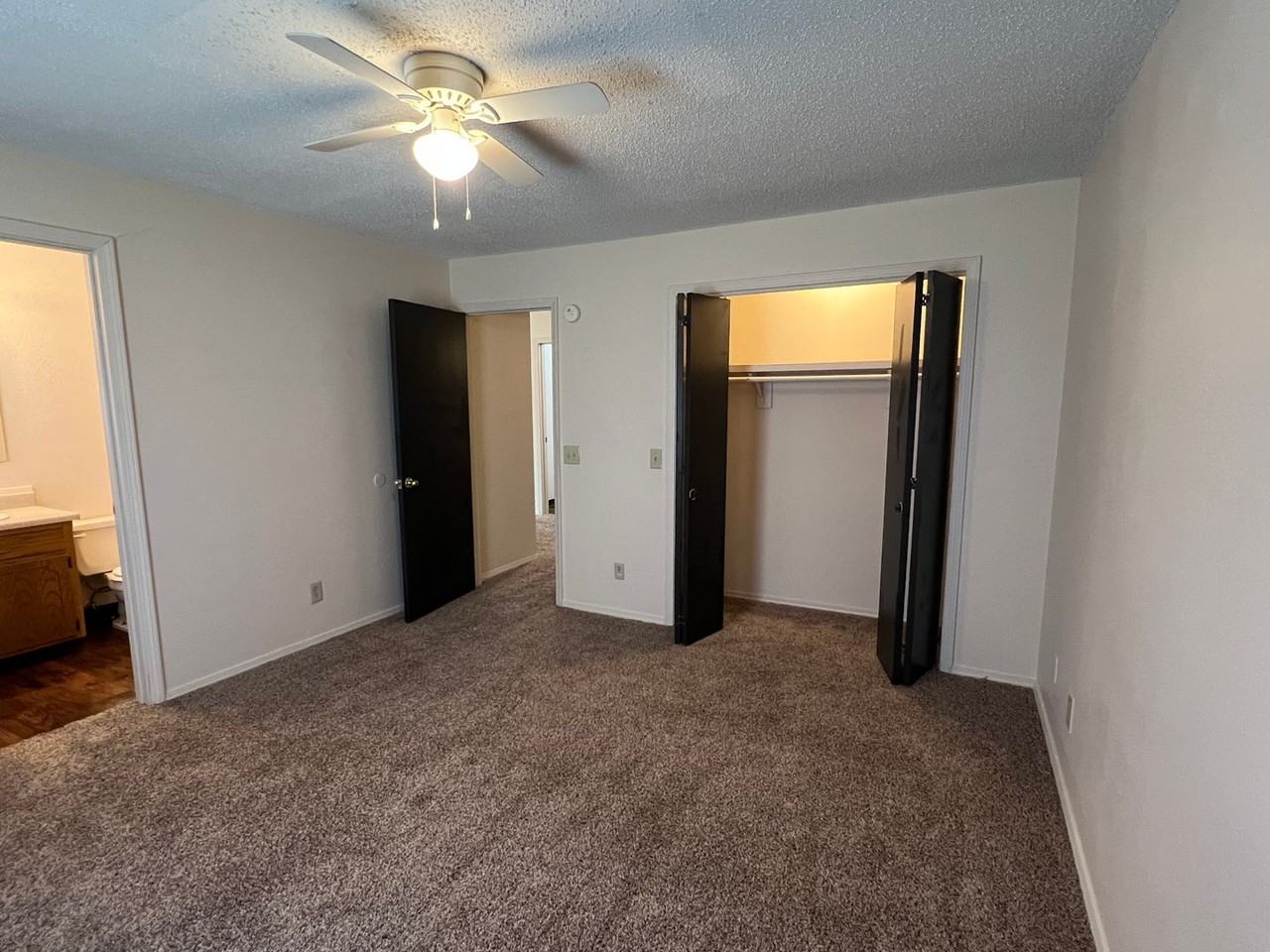3361 S Clifton Ave Apt A - Photo 4 of 12