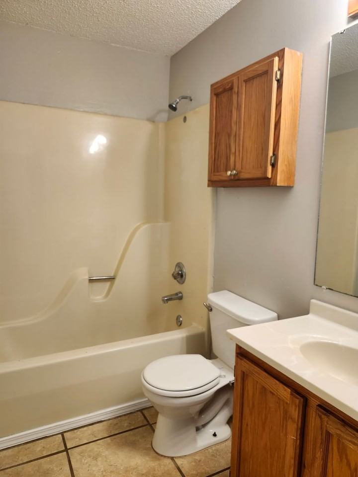 1818 Watts Rd - Photo 7 of 15