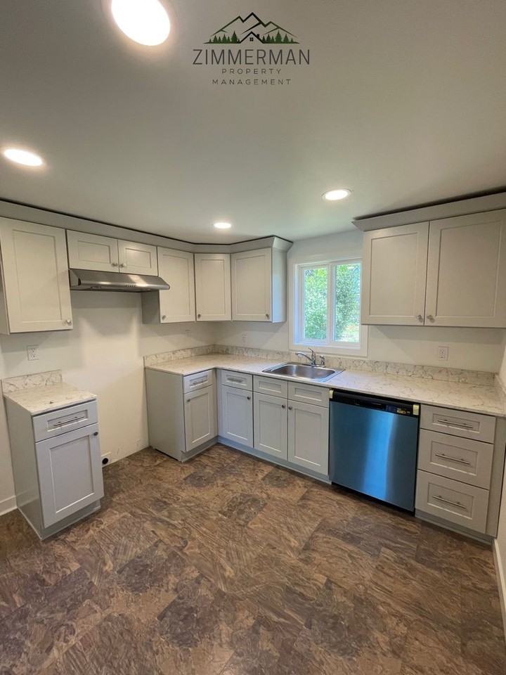 2665 C St - Photo 4 of 17