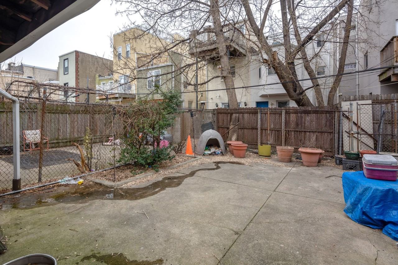 1923 Carpenter St - Photo 5 of 11