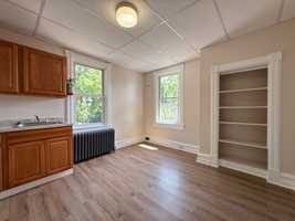 featured image of 303 N Laurel St