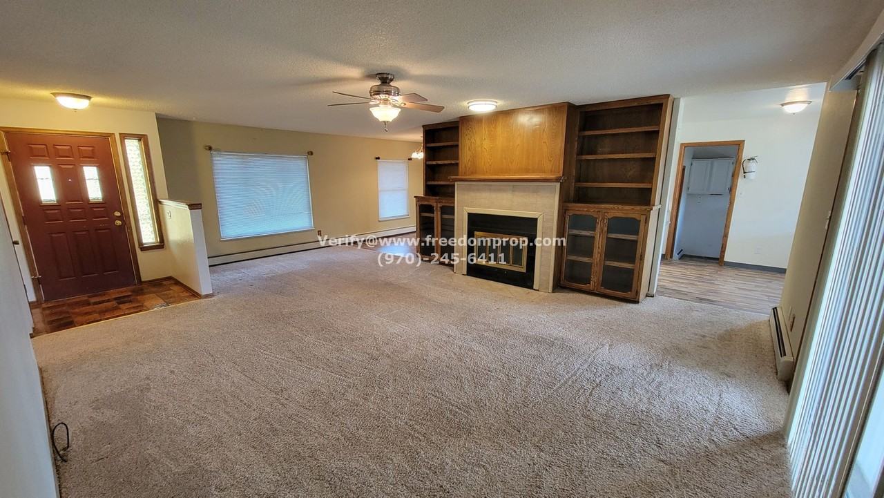 595 Starlight Dr - Photo 4 of 16