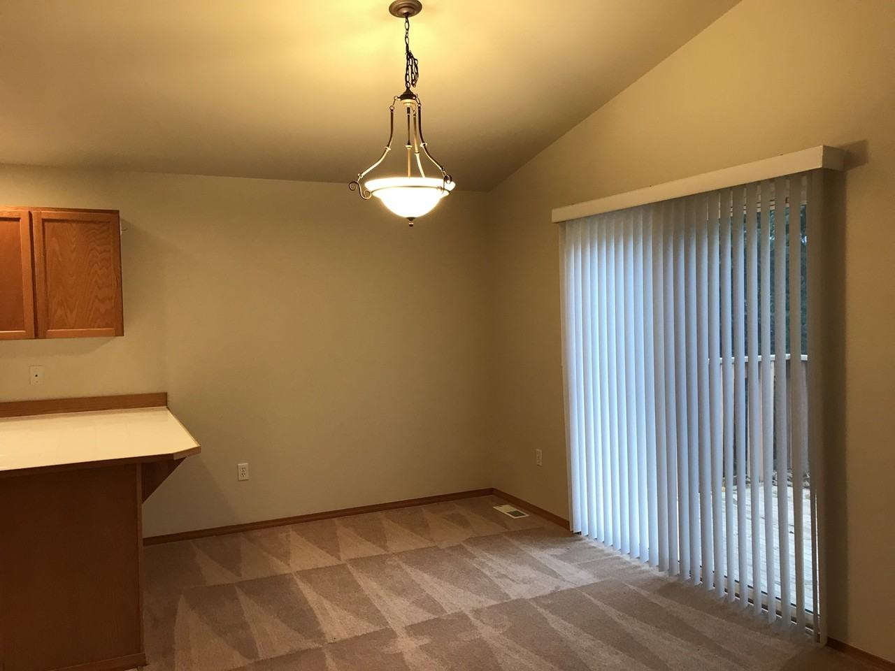 609 84th Ave Se - Photo 4 of 25