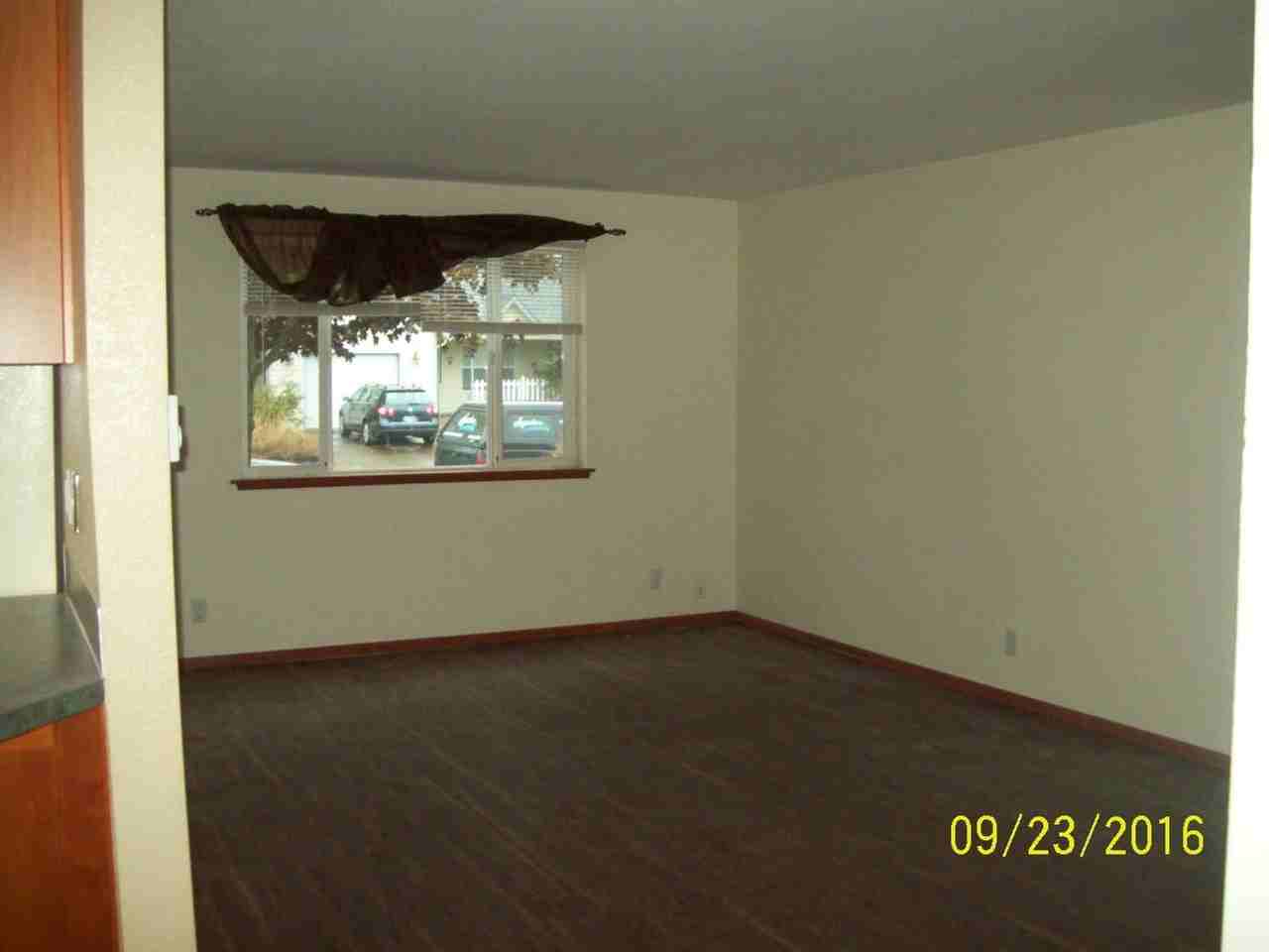 2720 S 11th St - Photo 3 of 19