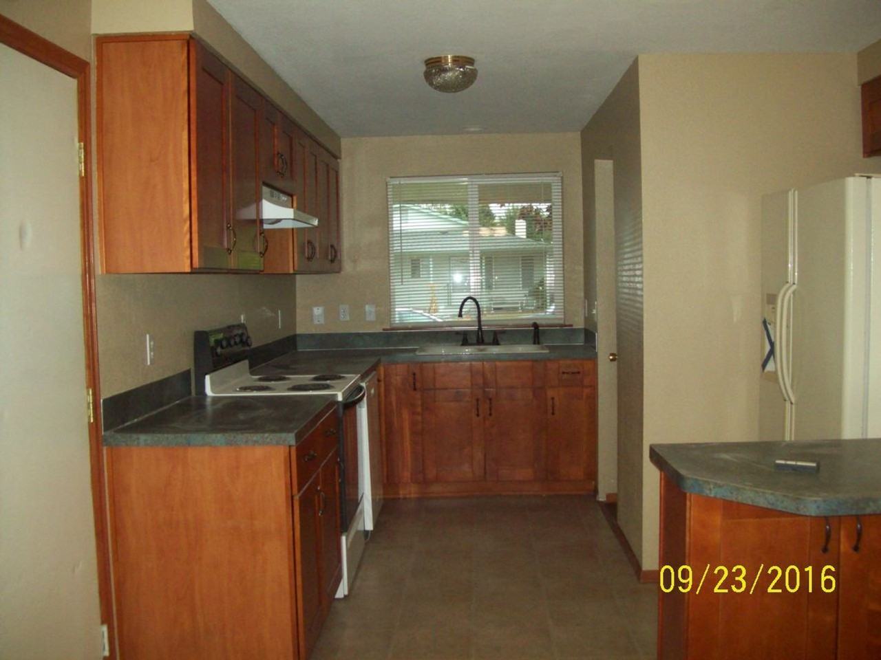 2720 S 11th St - Photo 4 of 19