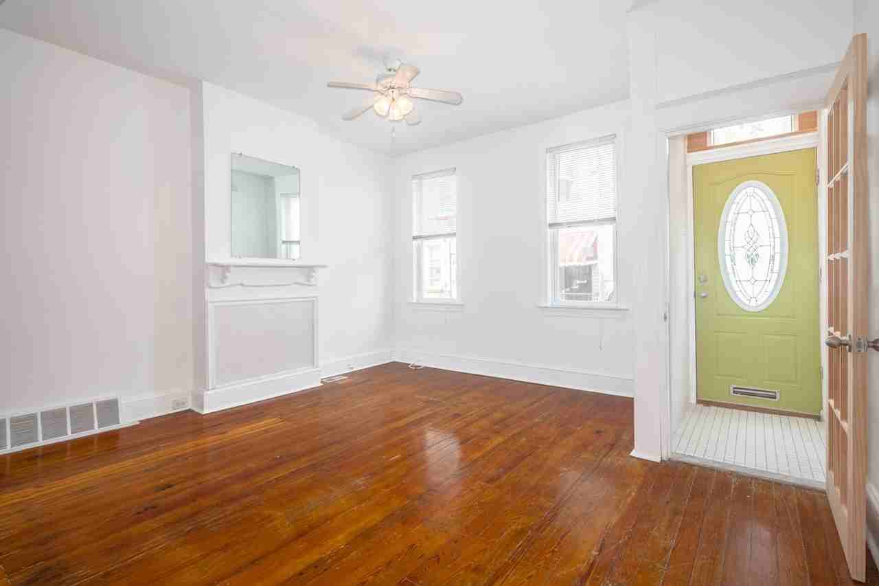 2214 Latona St - Photo 2 of 13