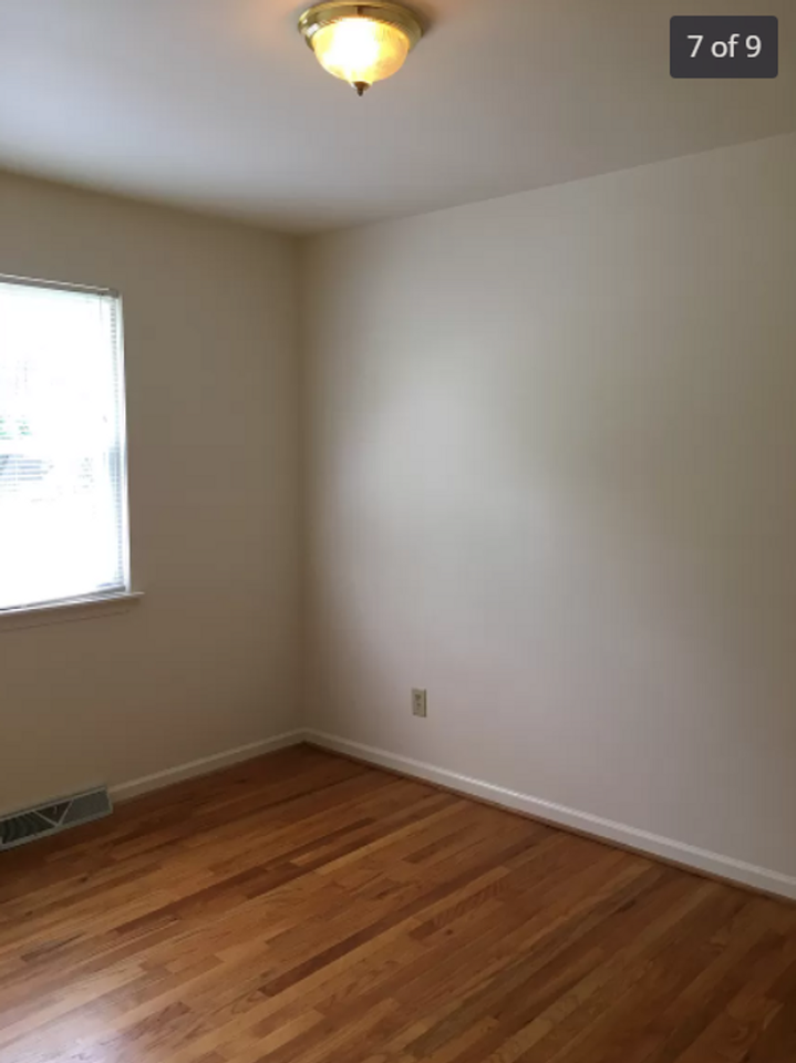 1406B Grace St - Photo 6 of 8