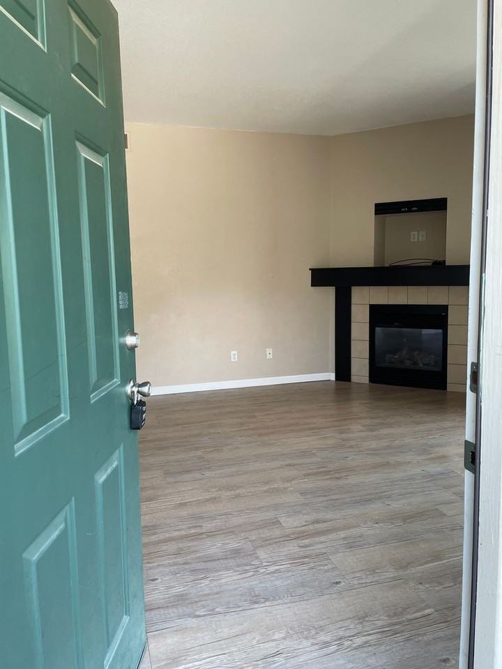 5225 White Willow Dr #J130 - Photo 5 of 28