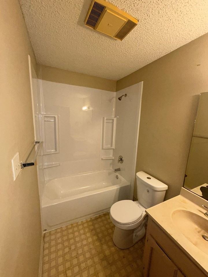 5118 Middlecoff Rd - Photo 6 of 7