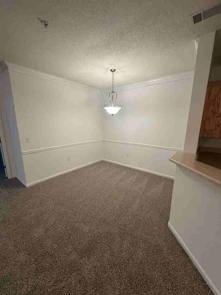 Claridge Gate Apartments - Photo 3 of 23