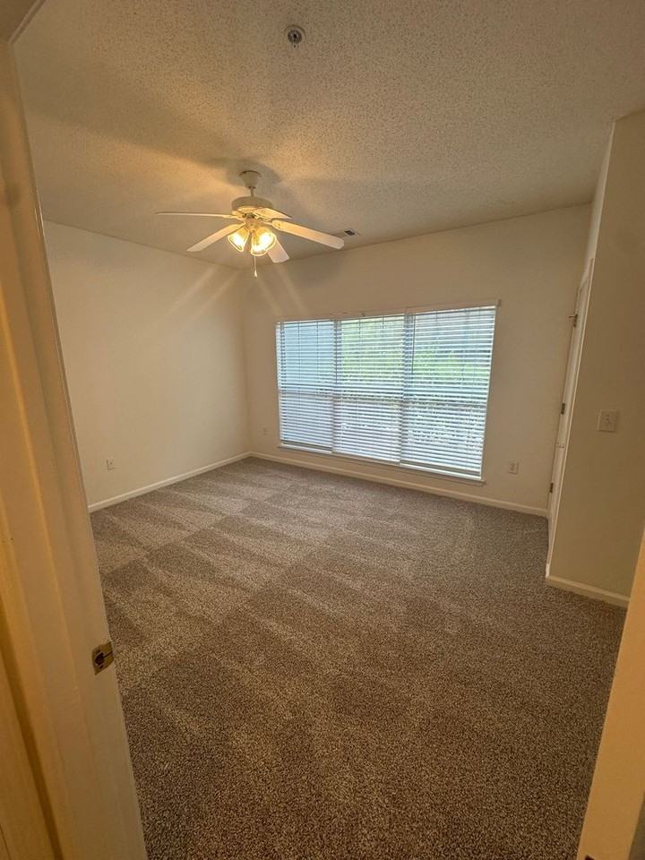 Claridge Gate Apartments - Photo 6 of 23