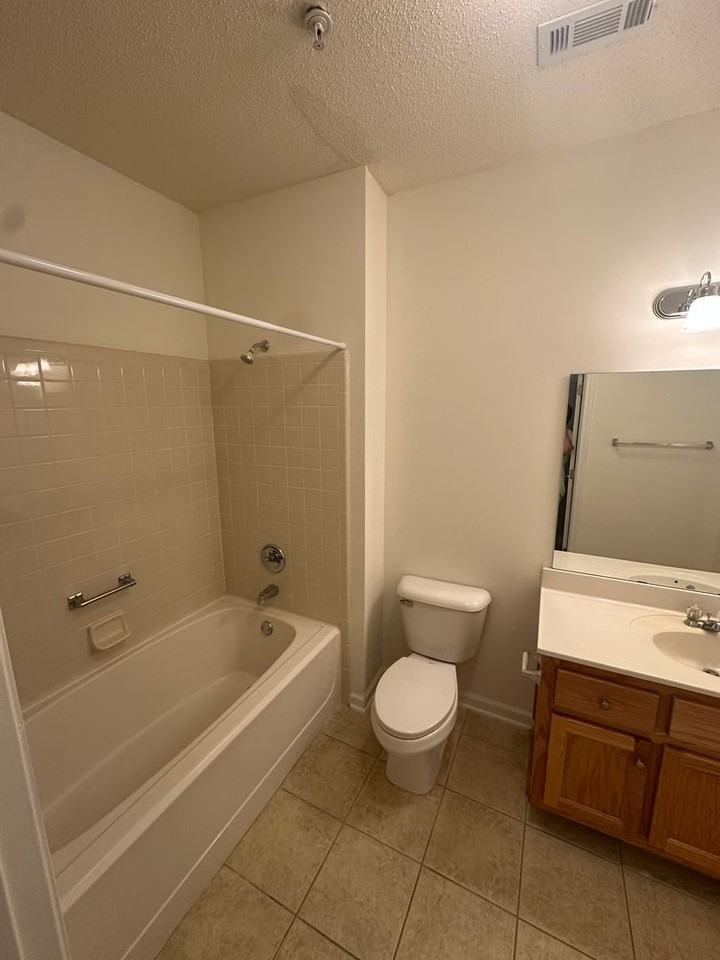 Claridge Gate Apartments - Photo 7 of 23