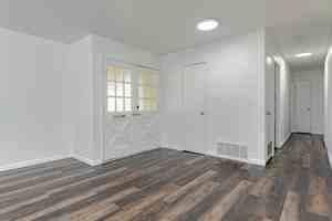 featured image of 1010 1010 - 1012 Drummond Ave
