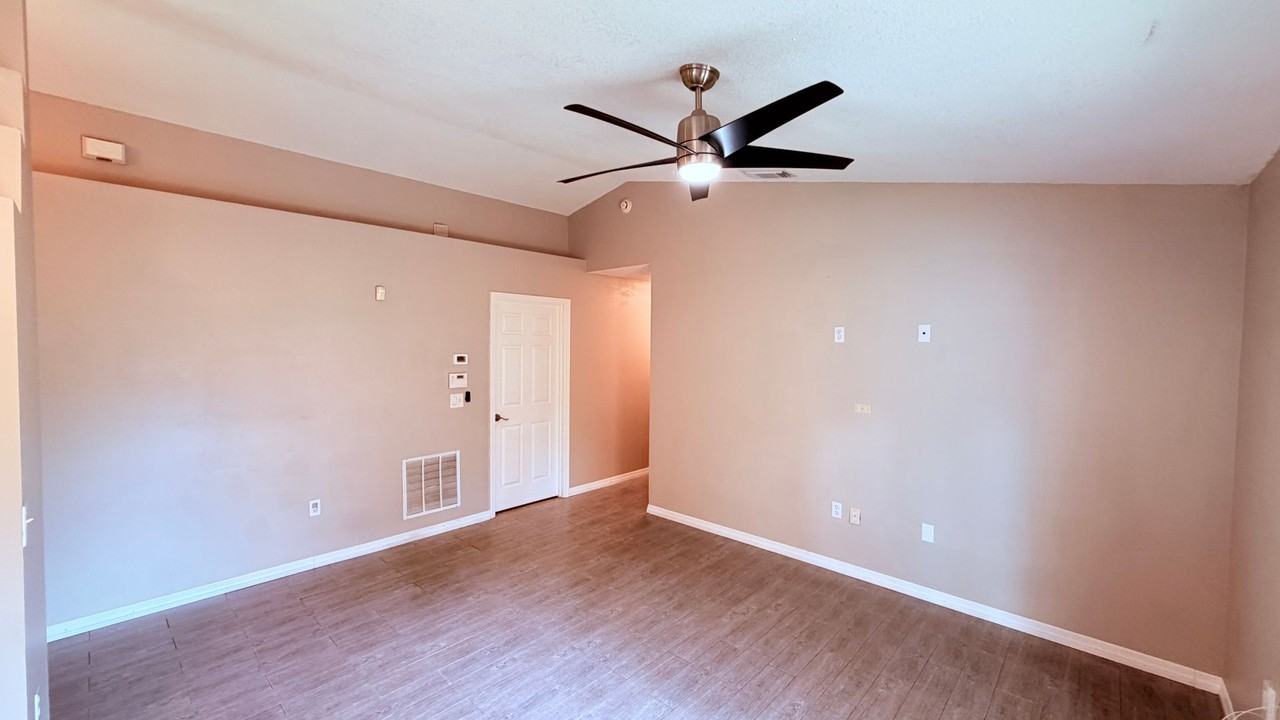 1357 Woodwind Dr - Photo 5 of 25