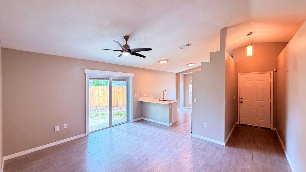1357 Woodwind Dr - Photo 6 of 25