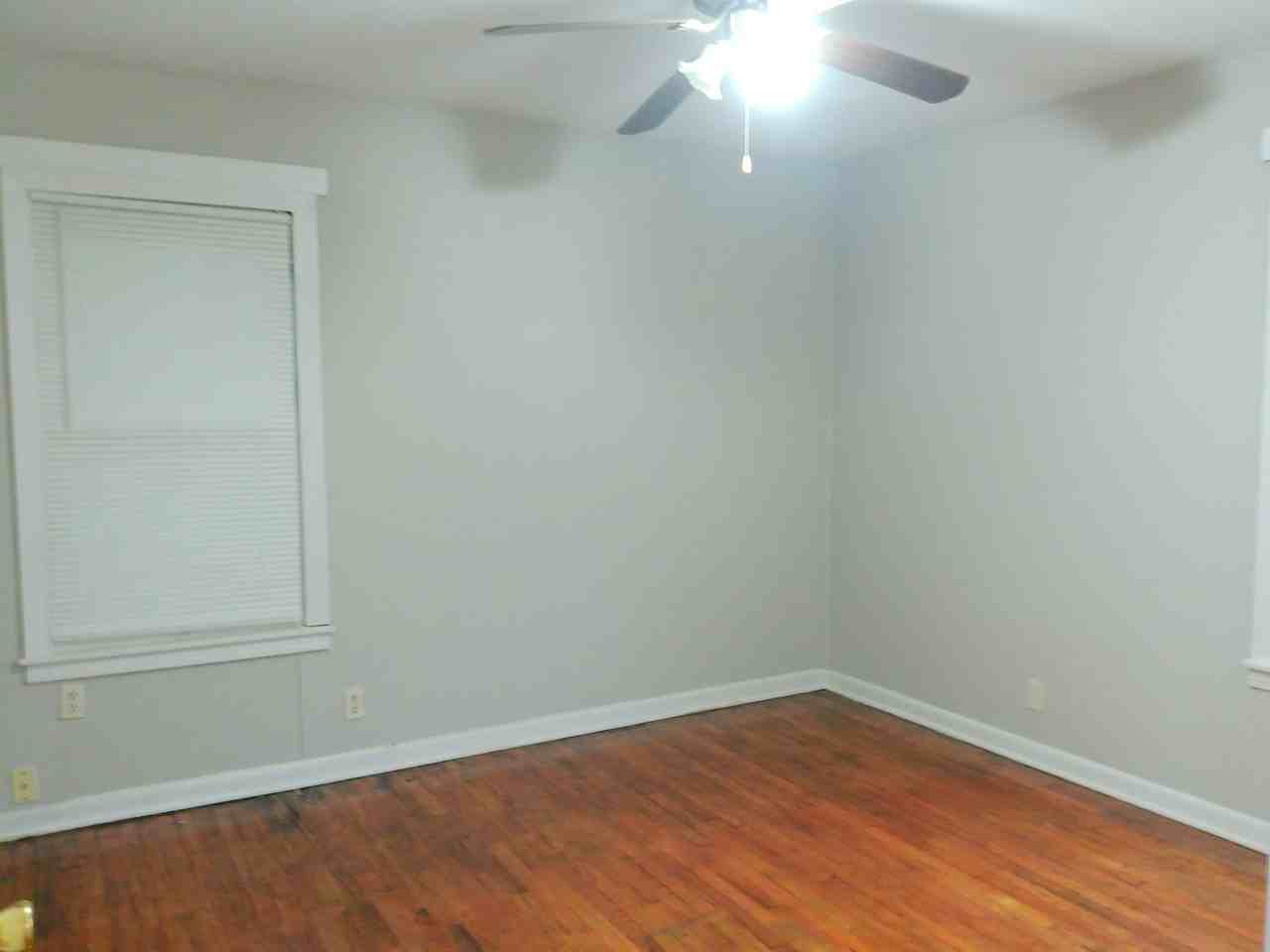 4938 Jean St - Photo 6 of 10