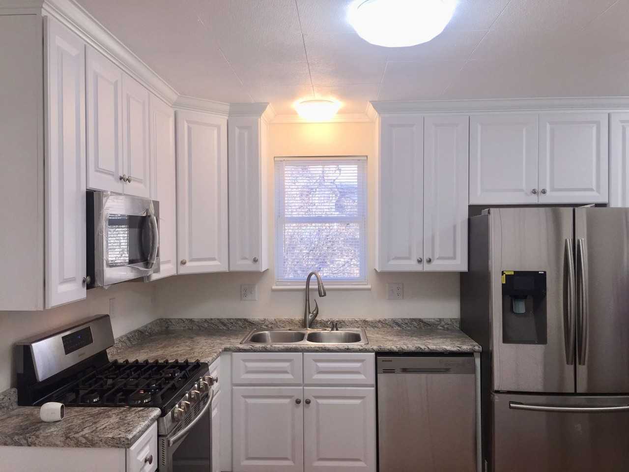 526 W Dale St - Photo 2 of 23