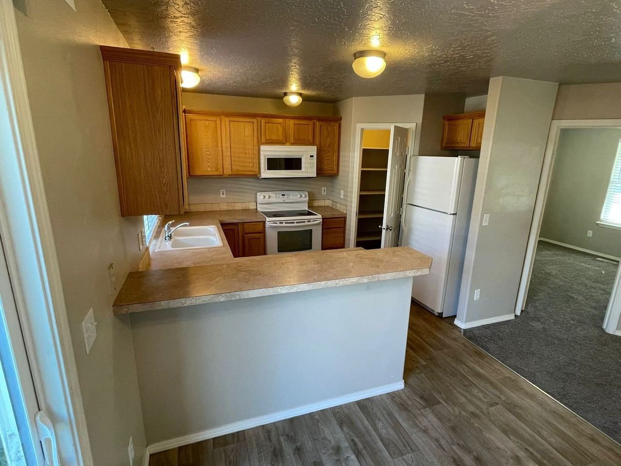 10806 W Heartwood St - Photo 3 of 33