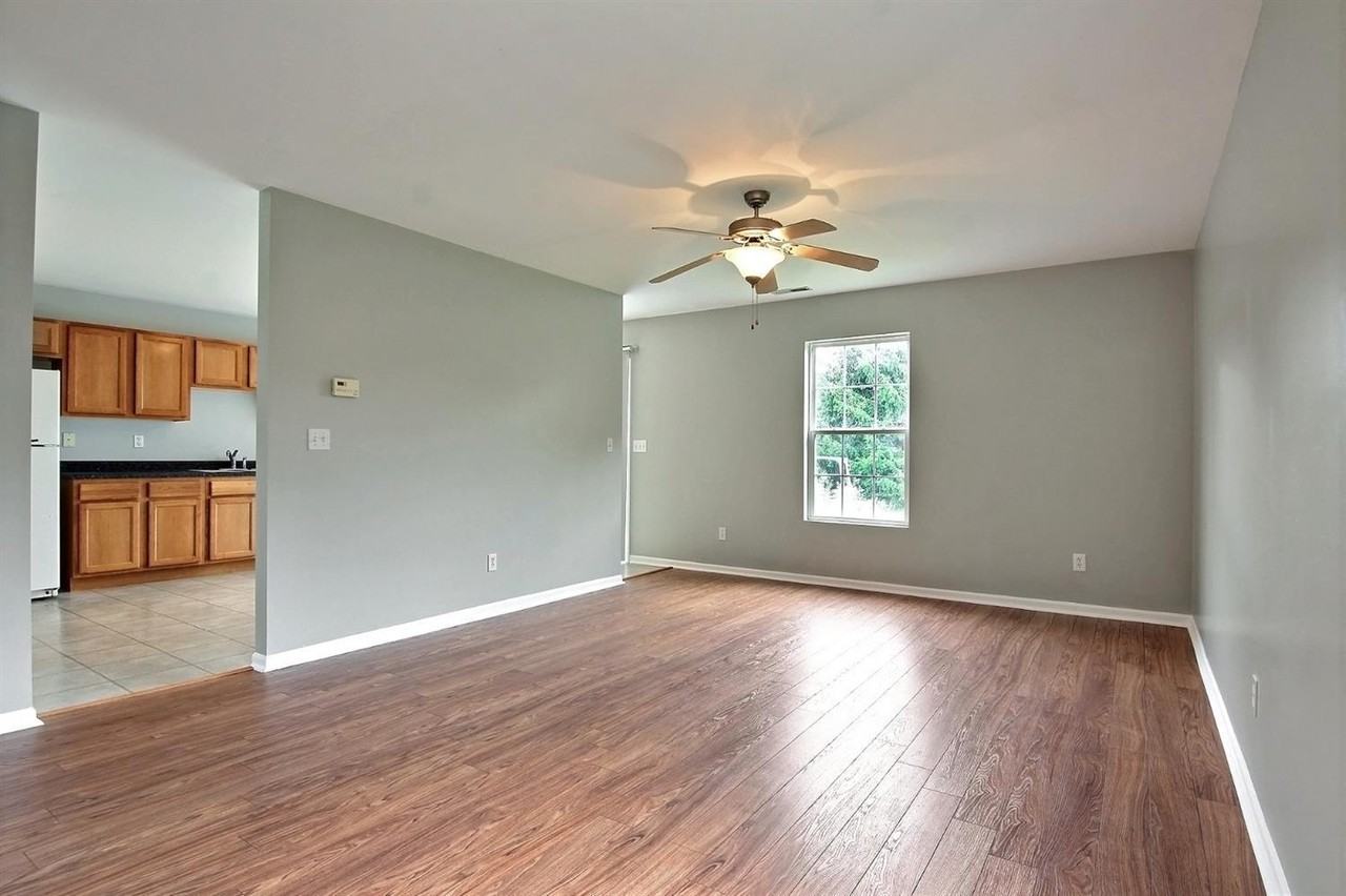 1200 Emma Ct - Photo 7 of 20