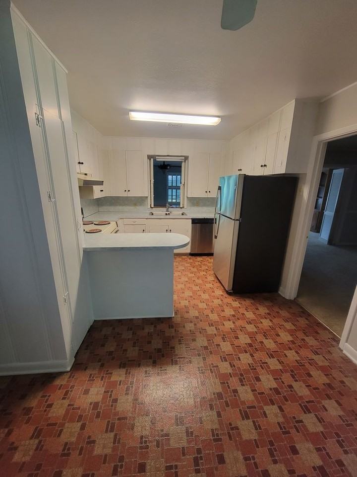 1712 Spencer Ave - Photo 5 of 18
