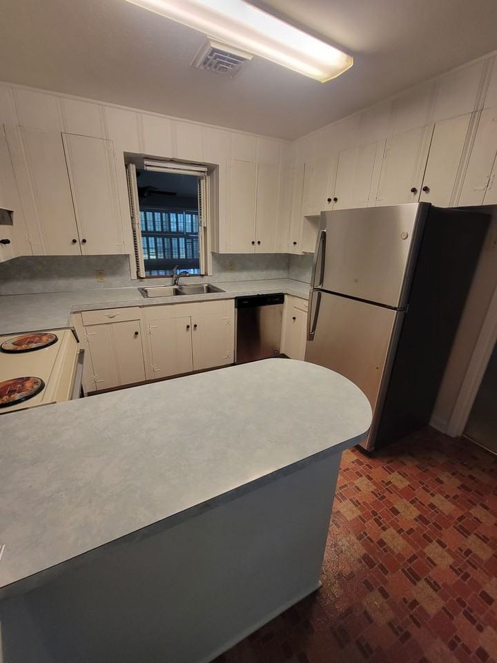 1712 Spencer Ave - Photo 6 of 18